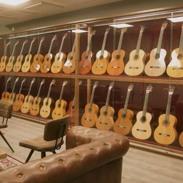 expertos en guitarras flamencas